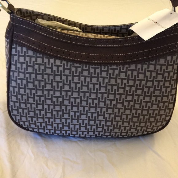 Tommy Hilfiger purse - Picture 5 of 5